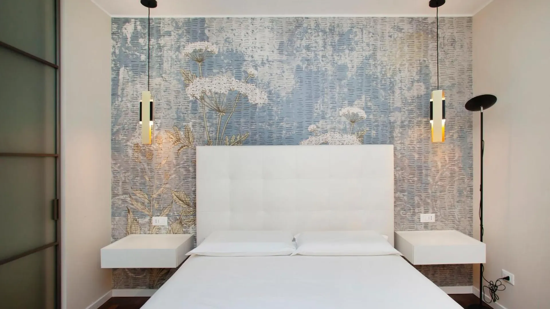 We Home - Costanza House Milan Italy