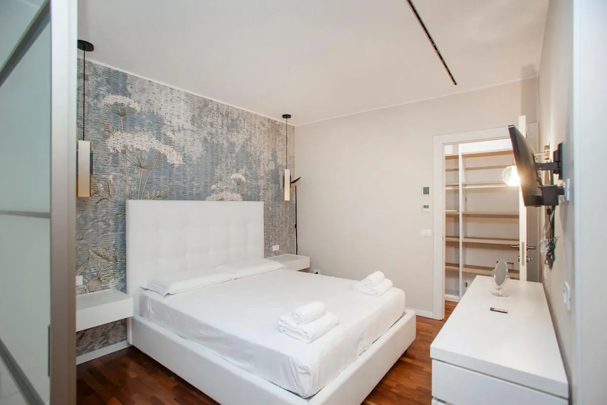 We Home - Costanza House Milan Apartment