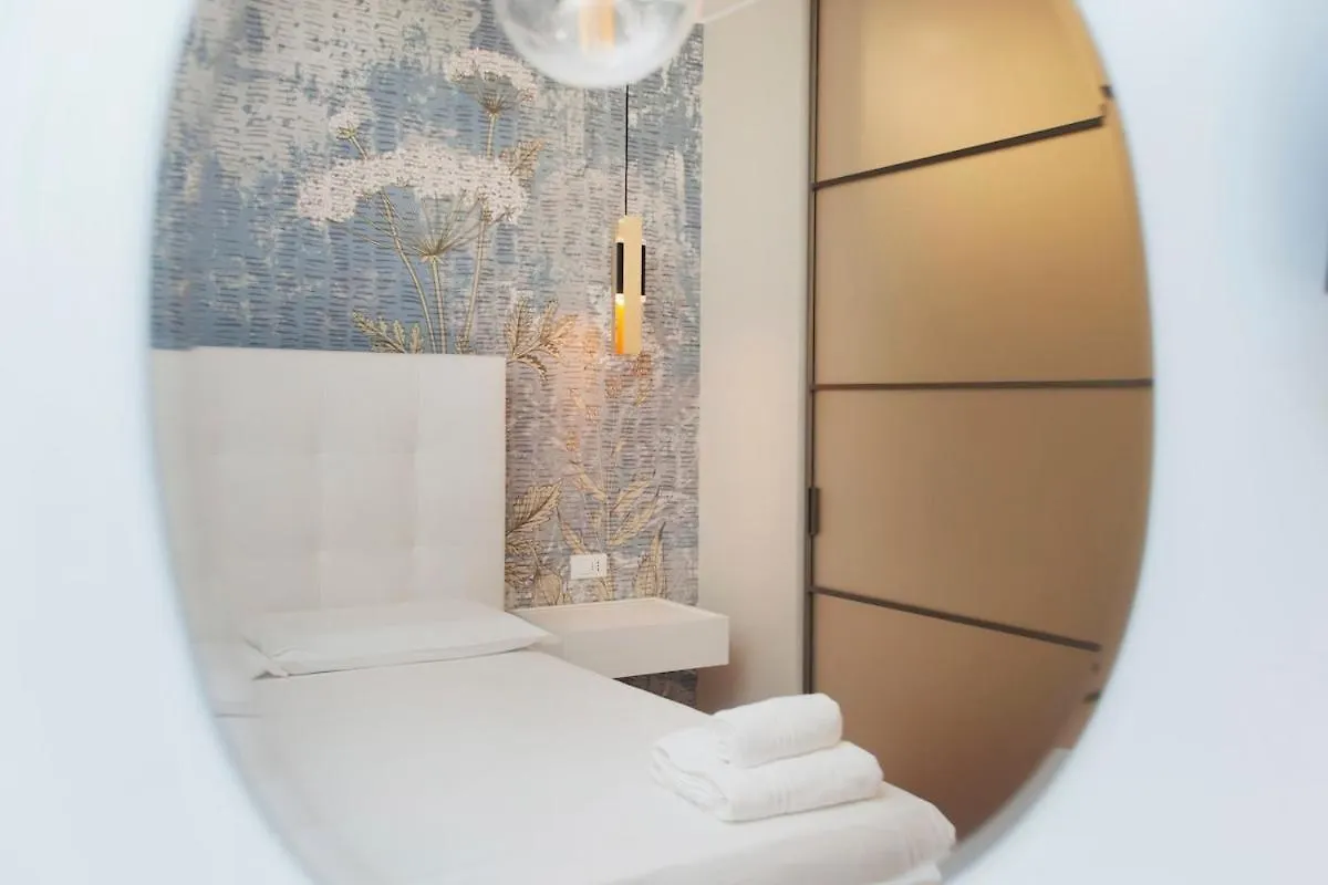 We Home - Costanza House Milan Apartment