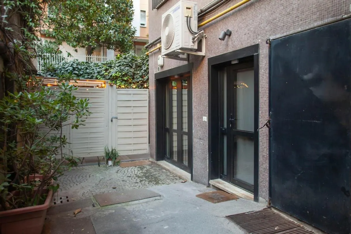 We Home - Costanza House Milan Italy