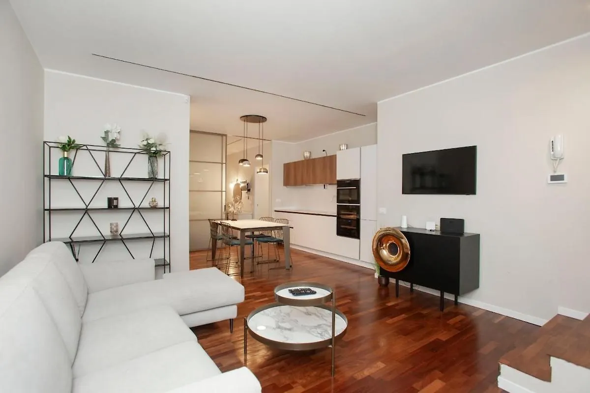 We Home - Costanza House Milan Apartment